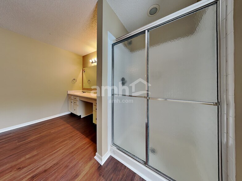 Building Photo - 10215 Noble Ct