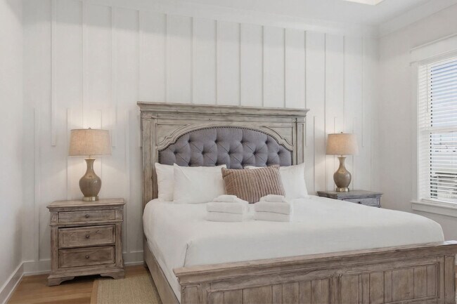 Building Photo - 304 Palm Beach Dr