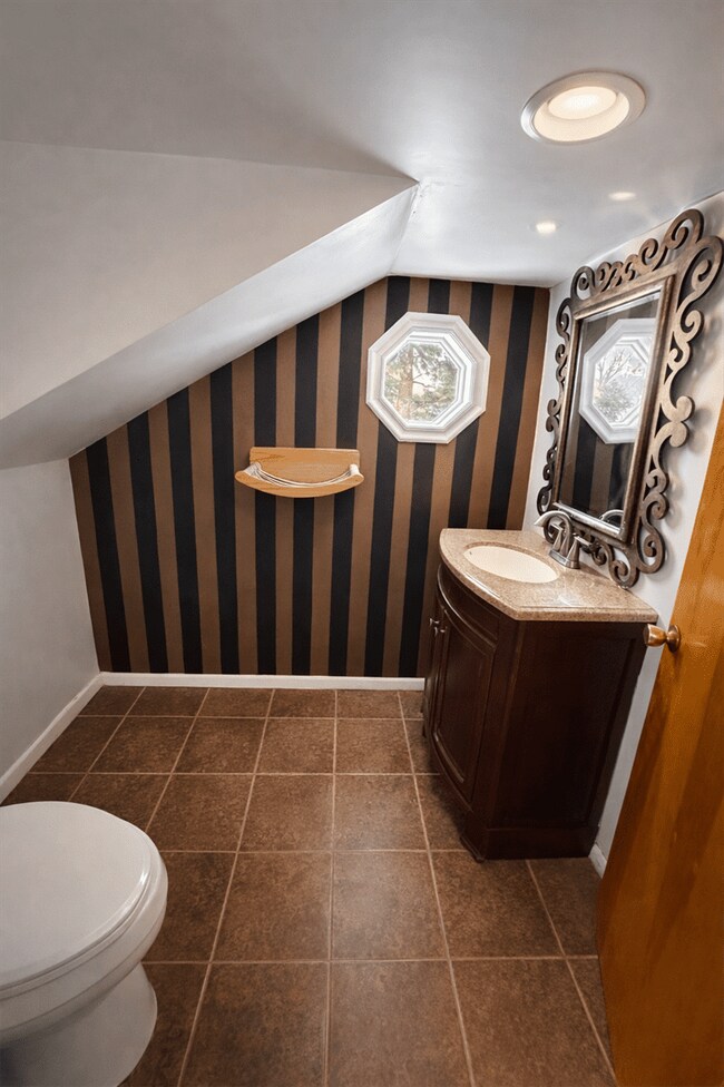 Building Photo - 4933 N Parma Rd