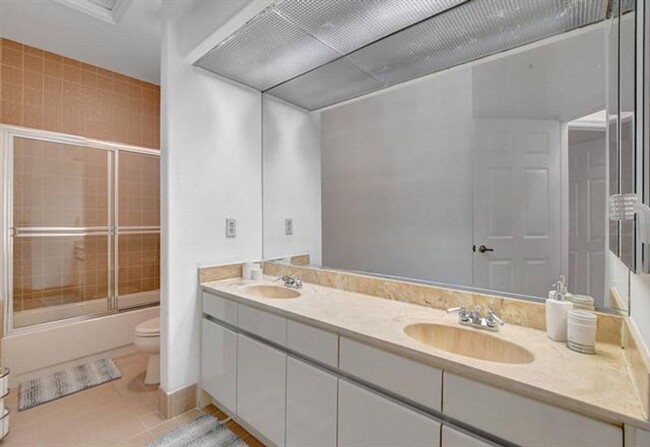 Building Photo - 23392 Mirabella Cir S
