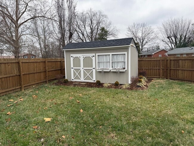 Building Photo - Updated Home near Waverly Park