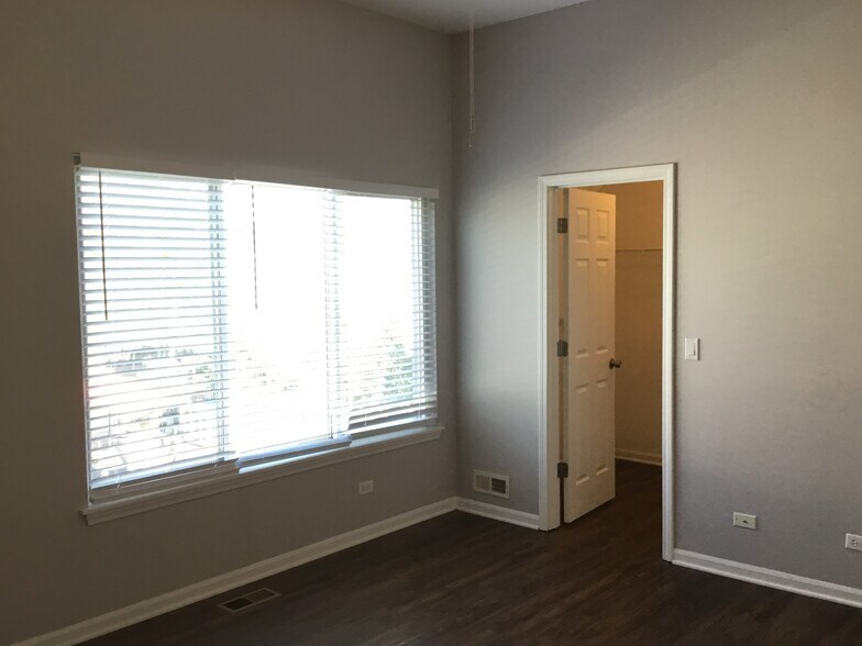 Building Photo - 211 Tanglewood Ct
