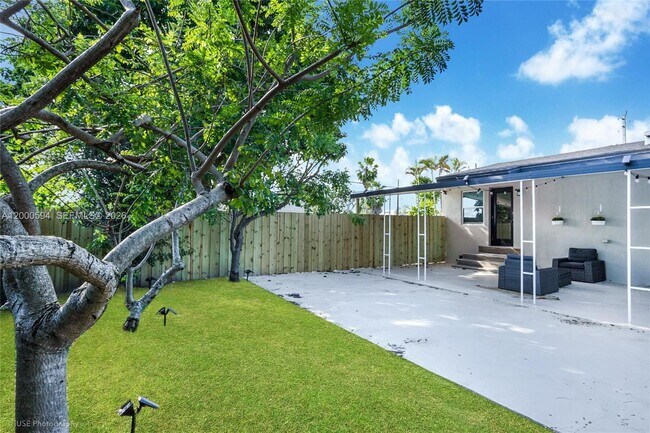 Building Photo - 2990 NW 50th St