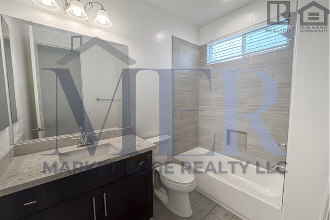 Building Photo - 3Bed/2.5Bath Townhouse at 7th St/Hatcher! Move-In Ready on 04/16/2026! -- NO HOA! ALL TILE FLOORING!