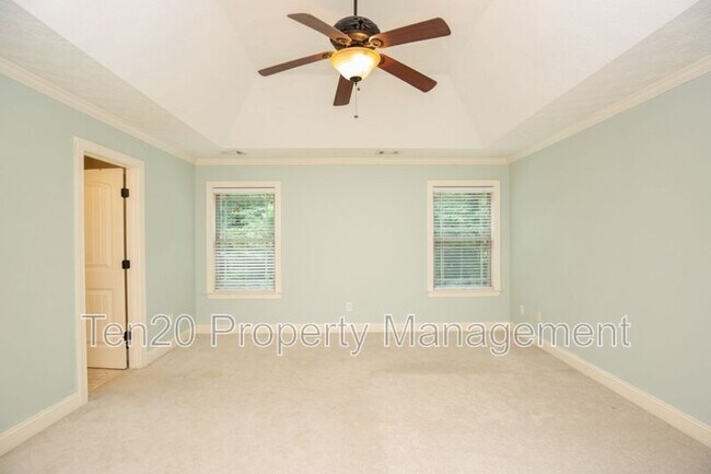 Building Photo - 7177 Helen Dr