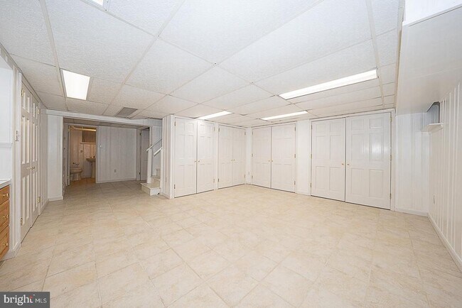 Building Photo - 714 Greythorne Rd
