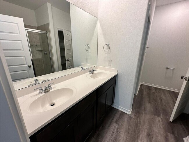 Building Photo - 16646 Moss Ln