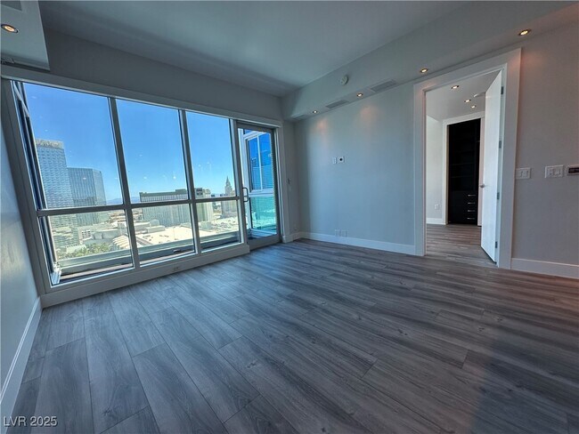 Building Photo - 4575 Dean Martin Dr