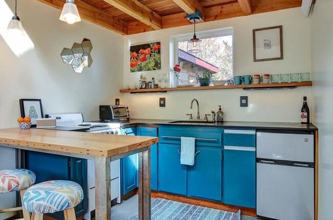 Building Photo - 1x1 in NE Portland!