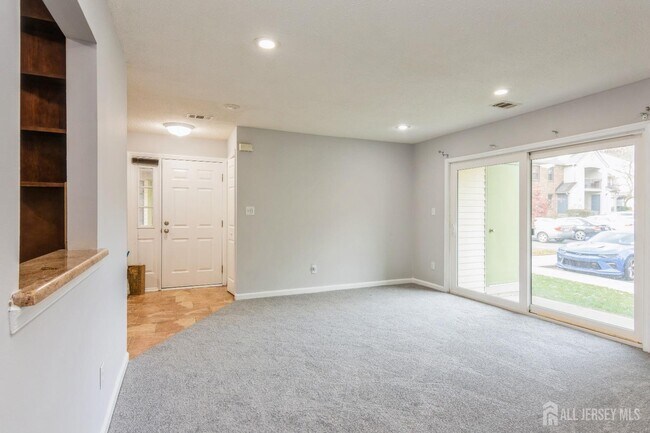 Building Photo - 705 Sunshine Ct