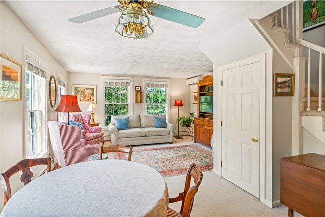 Building Photo - 141 Narragansett Ave