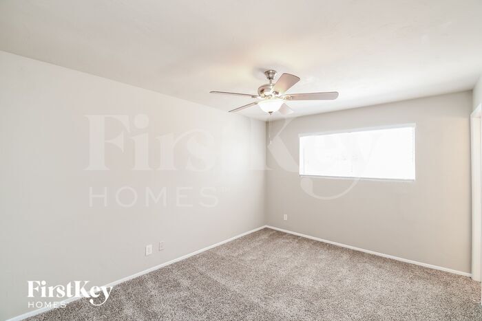 Building Photo - 549 W Shannon St