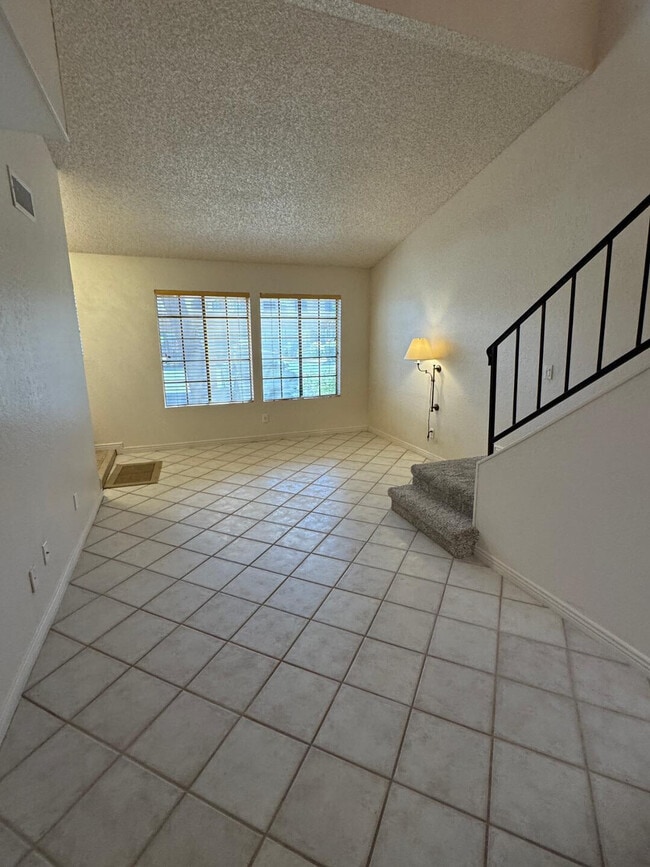 Building Photo - 8625 E Belleview Pl