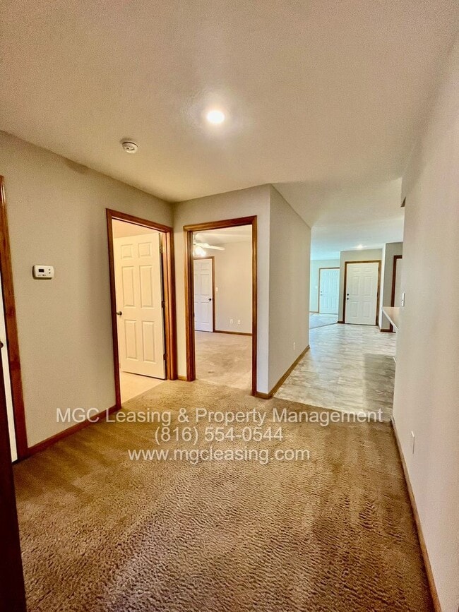 Building Photo - RANCH STYLE DUPLEX AVAILABLE NOW - SELF-TOUR!