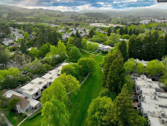 Building Photo - 7551 Maywood Dr