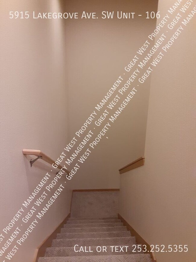 Building Photo - 5915 Lake Grove St SW