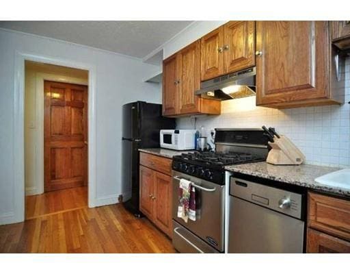 Building Photo - 55A Garden St