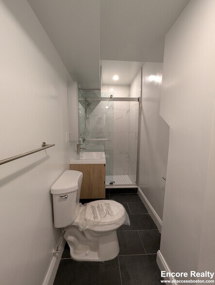 Building Photo - 2 Joy St