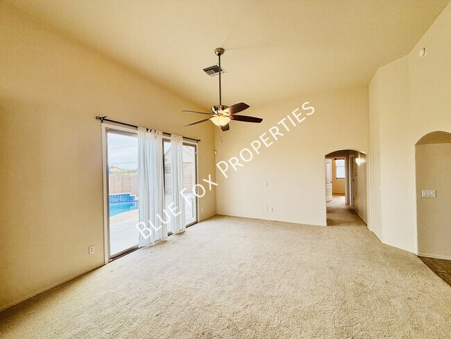 Building Photo - 7910 W Little Eagle Ct