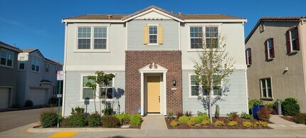 Building Photo - Beautifull Single Family Home in Folsom w/ Solar, Tankless Water Heater, Pool Access, Bonus Room ...