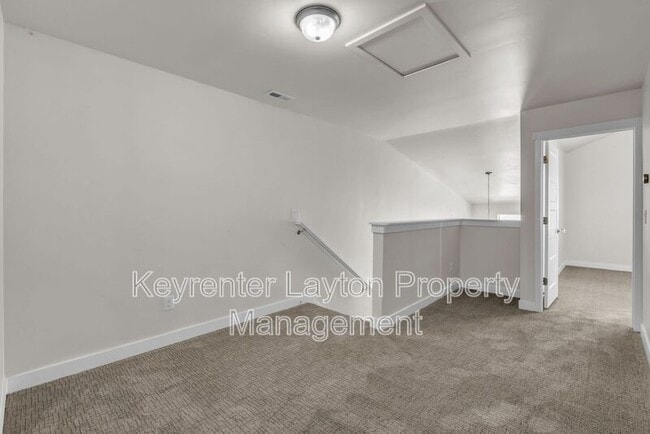 Building Photo - 955 N 800 E