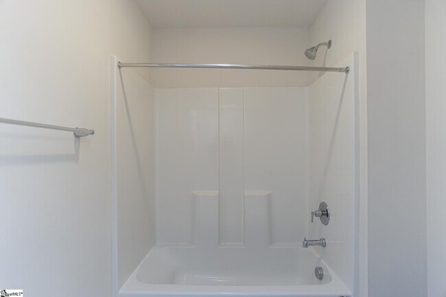 Building Photo - 204 Reynard Trl