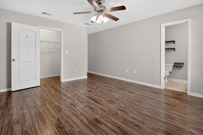 Building Photo - 3151 Forrest Ave