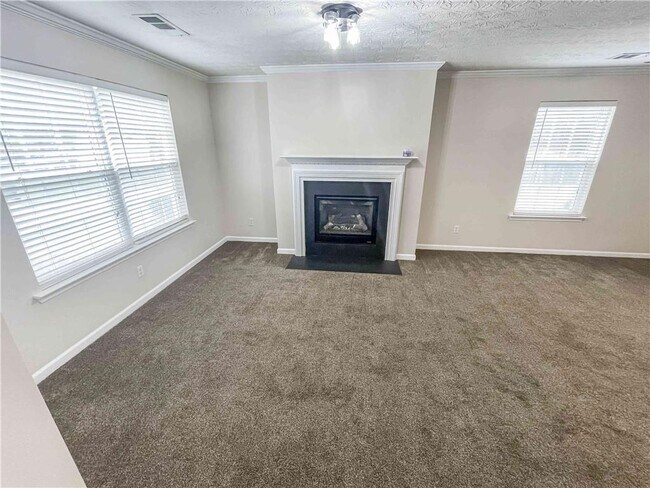 Building Photo - 6205 Tree Ridge Dr N W
