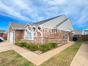 Building Photo - ADORABLE East Norman 3 Bed/2 Bath Duplex Available NOW in Eastridge!