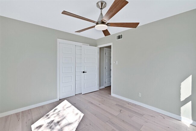 Building Photo - 10506 Sandra Lynn Dr