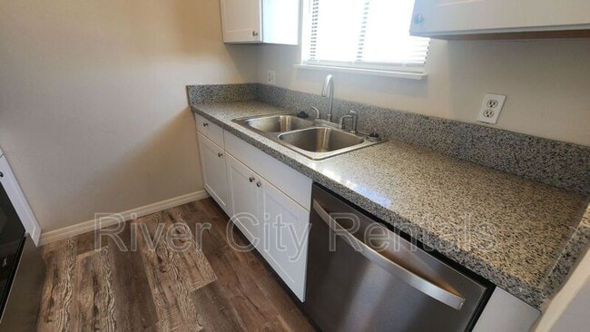 Building Photo - 2430 N Seabury Pl