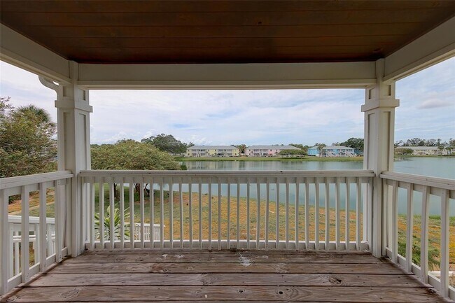 Building Photo - 222 Pompano Dr SE