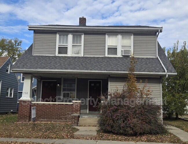 Primary Photo - 738 3rd St