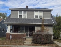 Building Photo - 738 3rd St