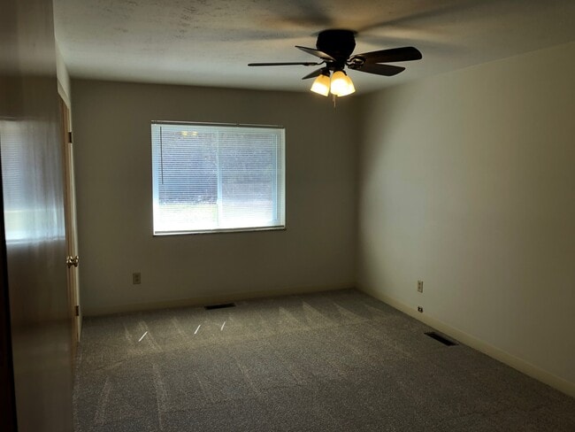 Building Photo - 8657 S Akins Rd