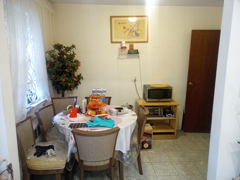 DINNING - 59-05 Kissena Blvd