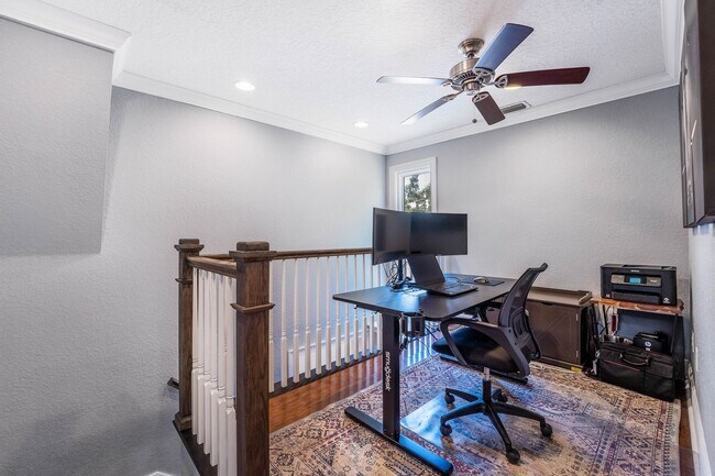 Building Photo - Hourglass District ~ Gorgeous 3/2.5 home w...