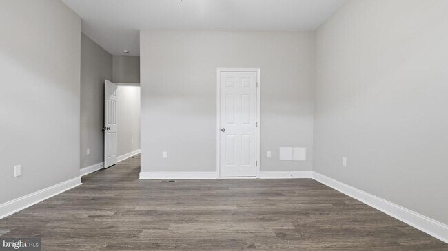 Building Photo - 917 N Gilmor St