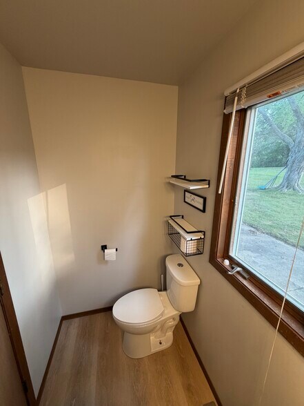 Building Photo - 205 13th Ct