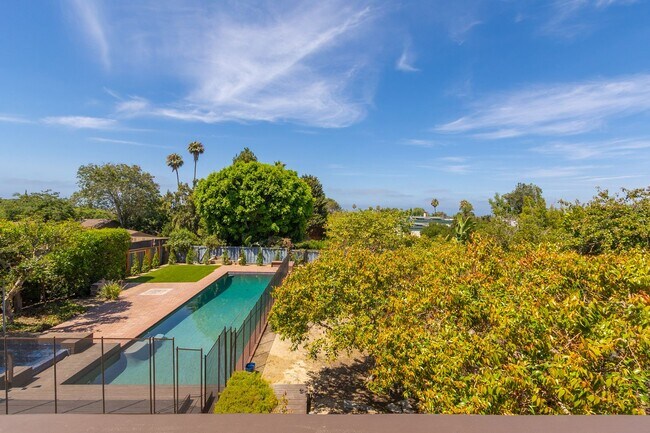 Building Photo - Iconic A-Frame Encinitas 4 Bed + Studio Sp...