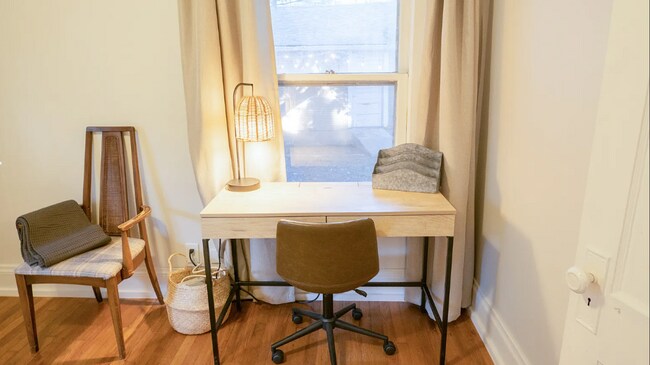 Building Photo - 3 Bed | 1 Bath Near Downtown Tulsa!