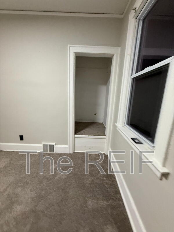 Building Photo - 16188 Lawton St