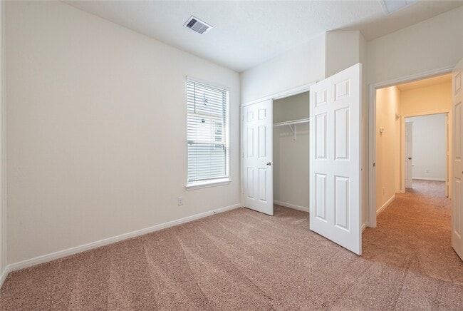 Building Photo - 2815 Icarus Dr