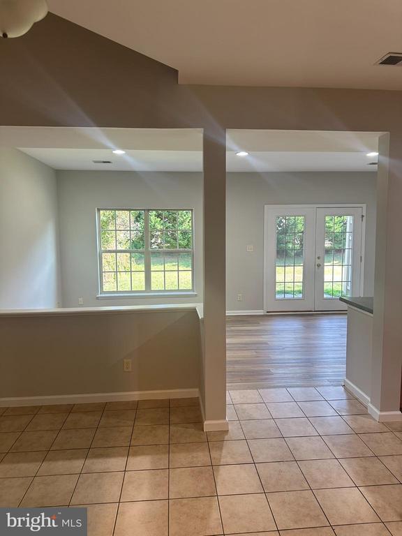 Building Photo - 250 Meriweather Dr