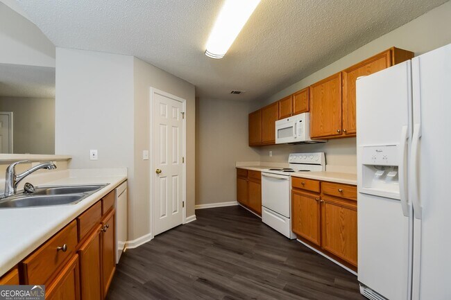 Building Photo - 10320 Deep Creek Cove