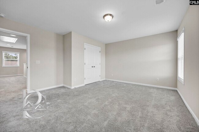 Building Photo - 5 Spinney Ct