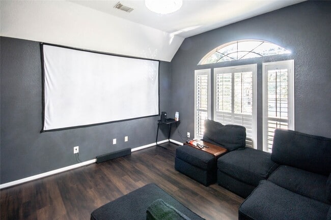 Building Photo - 5810 Parkdale Ct