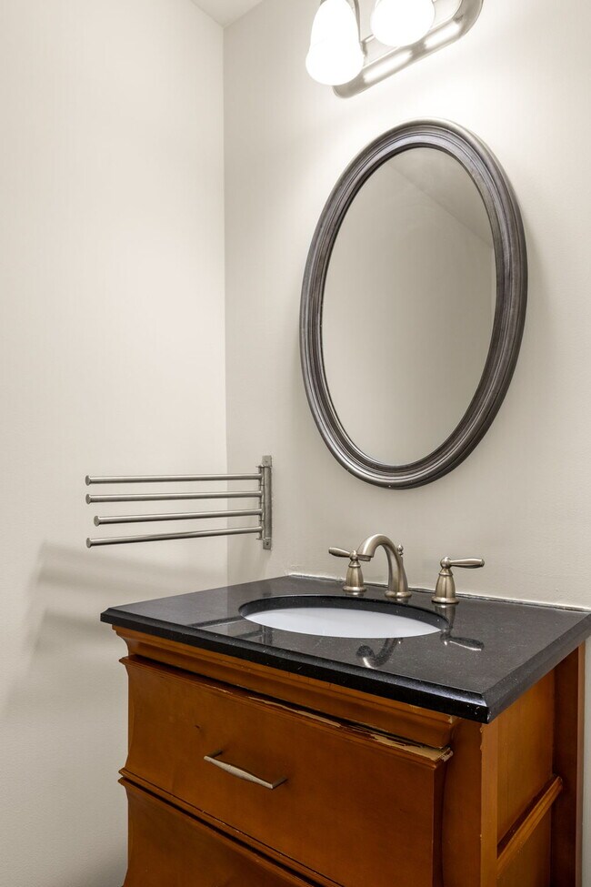 Building Photo - 380 Grant Cir SE