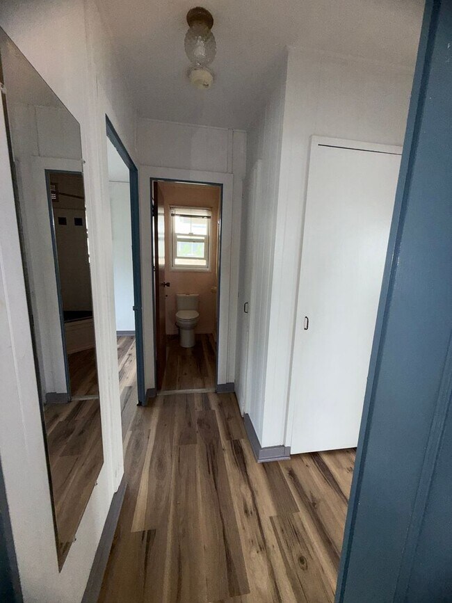 Building Photo - 3 bdrm, 2 bath with a private yard