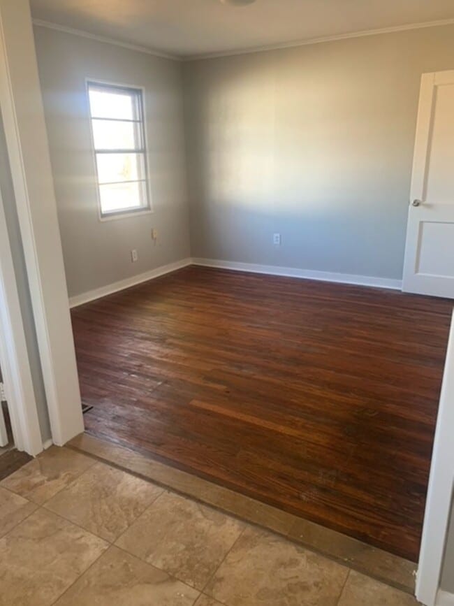 Building Photo - Renovated 3 Bedroom 2 Bath Home for Rent!